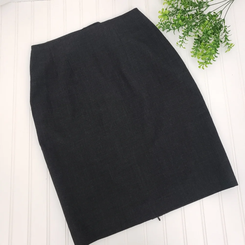 Worth Wool Pencil Skirt Dark Gray Zip Front size 4 Career Wear